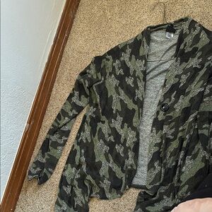 Bobeau Camouflage Open-Front Blazer